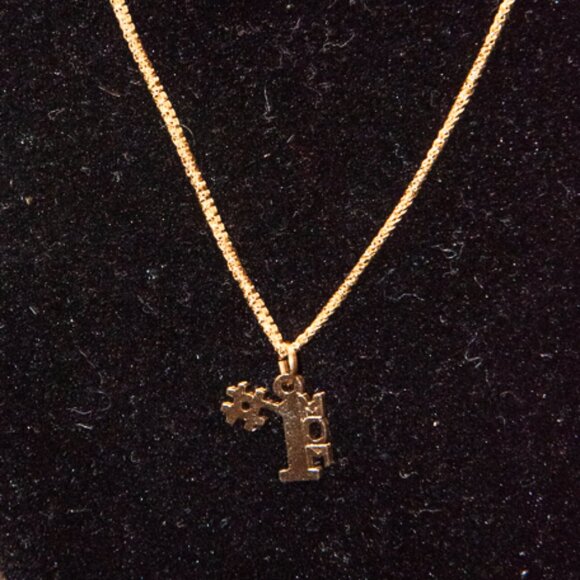 14K Gold Filled "#1 MOM" Pendant on 14K Gold Filled Chain - Picture 2 of 5